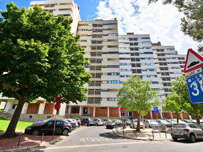 Apartamento T3 Remodelado | Carnaxide | Oeiras